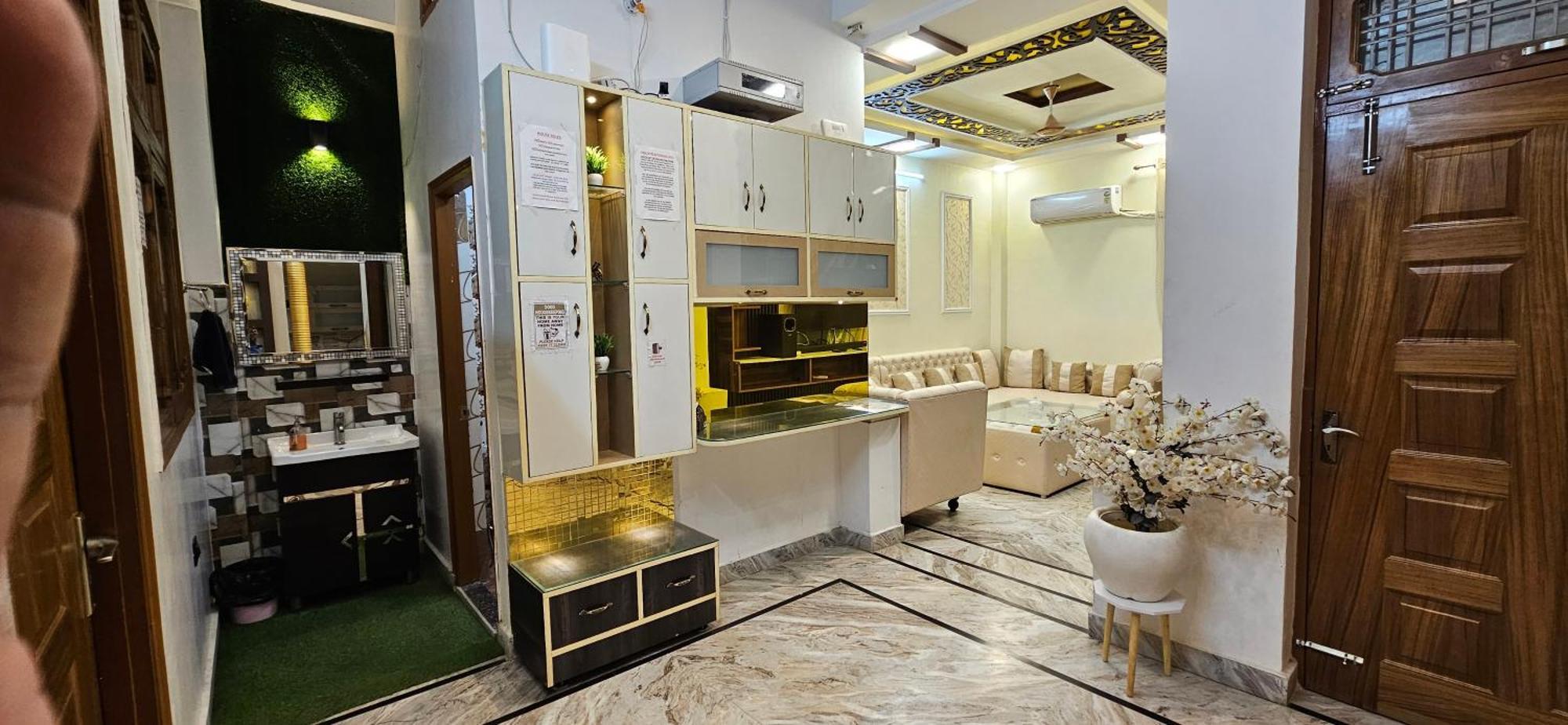 Blessing'S Home Stay 5 Bedrooms Luxury Villa Exquisite 5 Bedroom Villa Ideal Family Home Stay With Spacious Living Lucknow Exterior foto